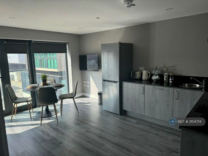 2 Bedroom Flat To Rent In Monarchs Quay, Liverpool, L3