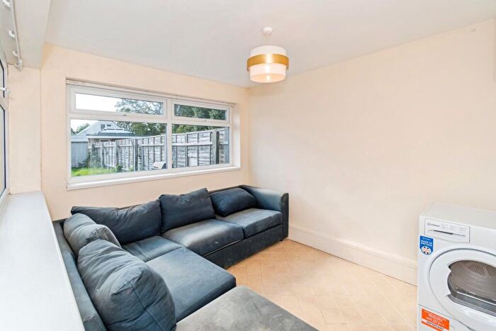 5 Bedroom Terraced House For Sale In Langhorn Road, Southampton, Hampshire, SO16