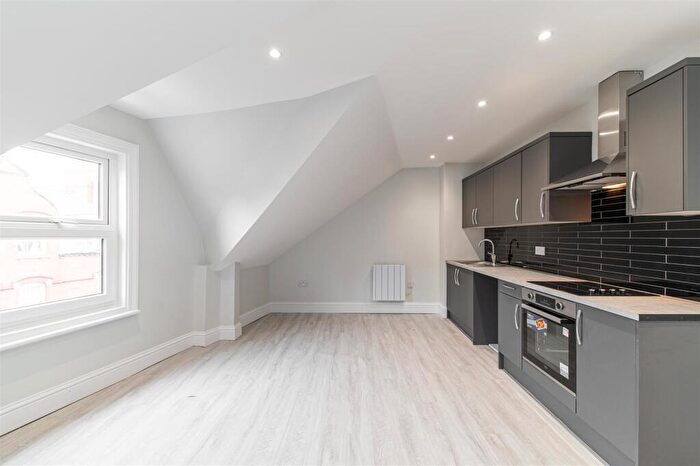 1 Bedroom Flat To Rent In Whitley Road, Whitley Bay, Tyne And Wear, NE26