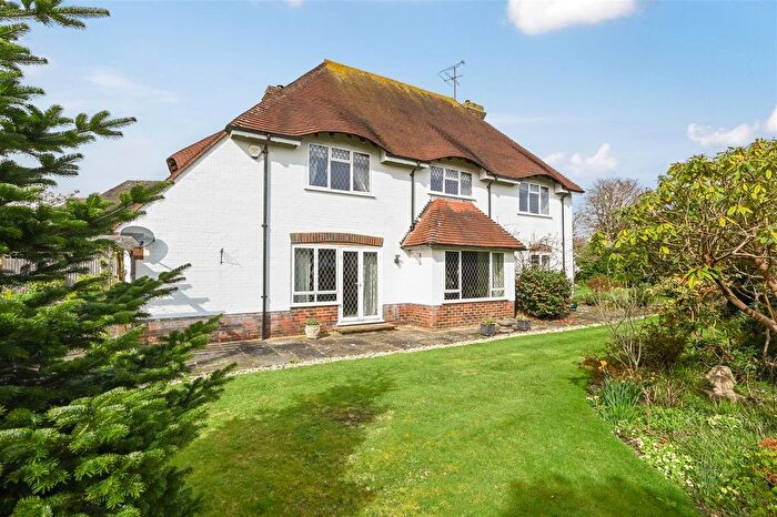 3 Bedroom Detached House For Sale In Maple Avenue, Cooden, Bexhill-On-Sea, TN39
