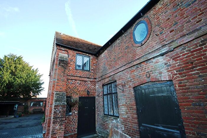 1 Bedroom Apartment To Rent In West Drive, Hurst, Reading, Berkshire, RG10