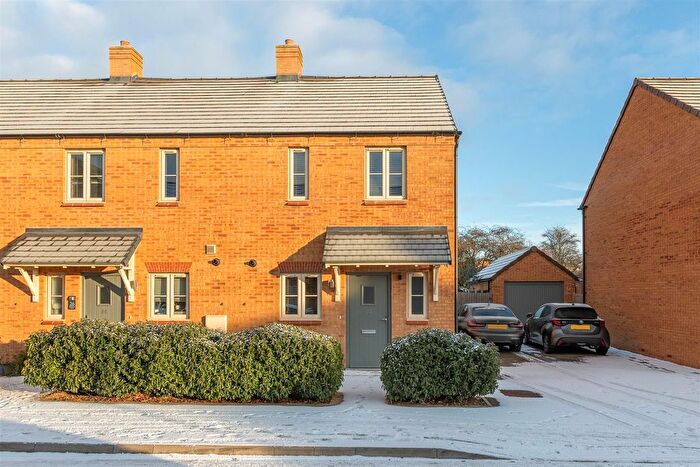 2 Bedroom End Terrace House For Sale In Whitfield Road, Potton, Sandy, SG19