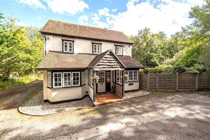 3 Bedroom Semi-Detached House For Sale In Kingsley Green, Haslemere, GU27