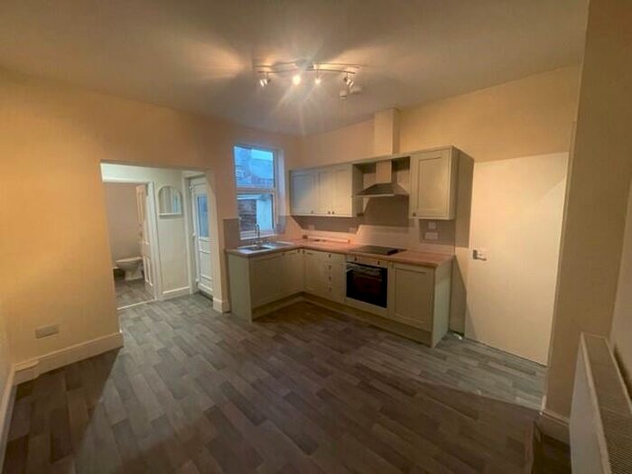 4 Bedroom Terraced House To Rent In Oakfield Street, Lincoln, LN2