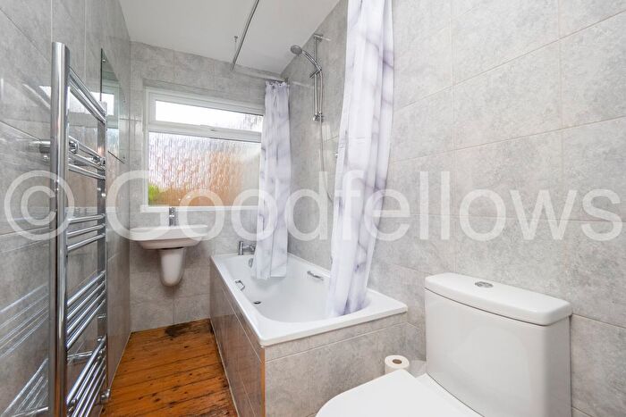 1 Bedroom Flat To Rent In Pepys Road, Raynes Park, SW20