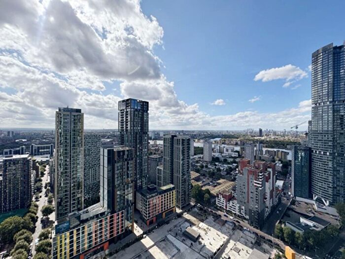 2 Bedroom Apartment To Rent In Marsh Wall, London, E14