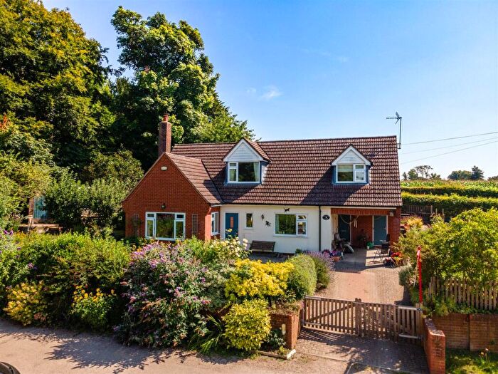 3 Bedroom Detached House For Sale In Kenilworth Road, Knowle, Solihull, B93