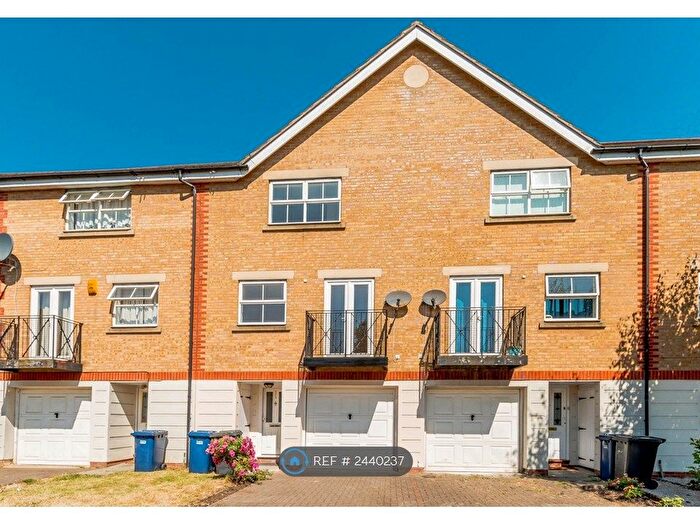 4 Bedroom Terraced House To Rent In Ribblesdale Avenue, London, N11