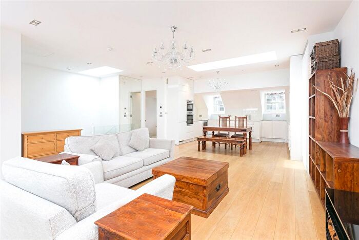 3 Bedroom Flat For Sale In Warwick Court, High Holborn, WC1R