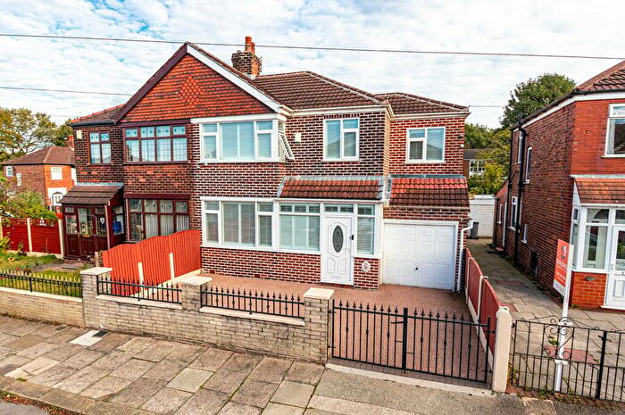 4 Bedroom Semi-Detached House For Sale In Ashbourne Road, Stretford, Manchester, M32