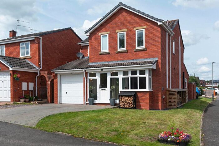 4 Bedroom Detached House For Sale In Eclipse Road, Alcester, B49