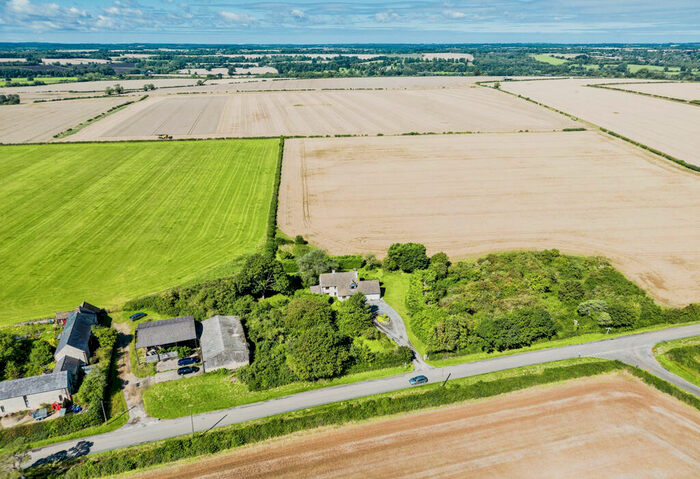 3 Bedroom Detached House For Sale In Firtree Farm, Kirtlington Road, Bicester, Oxfordshire, OX25