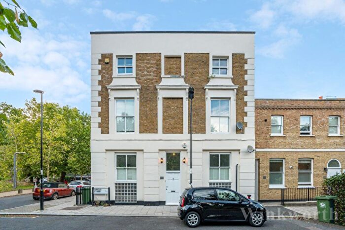 2 Bedroom Apartment For Sale In Clifton Rise, London, SE14