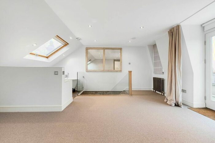 3 Bedroom Flat To Rent In New Kings Road, Fulham, London SW6