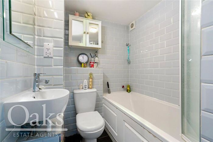3 Bedroom Terraced House For Sale In Caernarvon Close, Mitcham, CR4