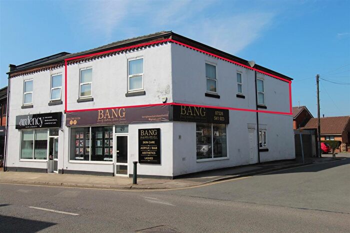 2 Bedroom Flat To Rent In Winter Hey Lane, Horwich, Bolton, BL6