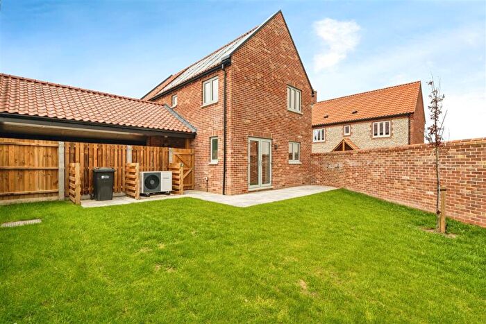 3 Bedroom Link Detached House For Sale In Broadgate Close, Northrepps, Cromer, NR27