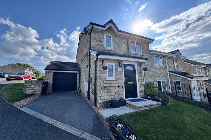 3 Bedroom Semi-Detached House For Sale In Homestead Way, Chapel-En-Le-Frith, SK23