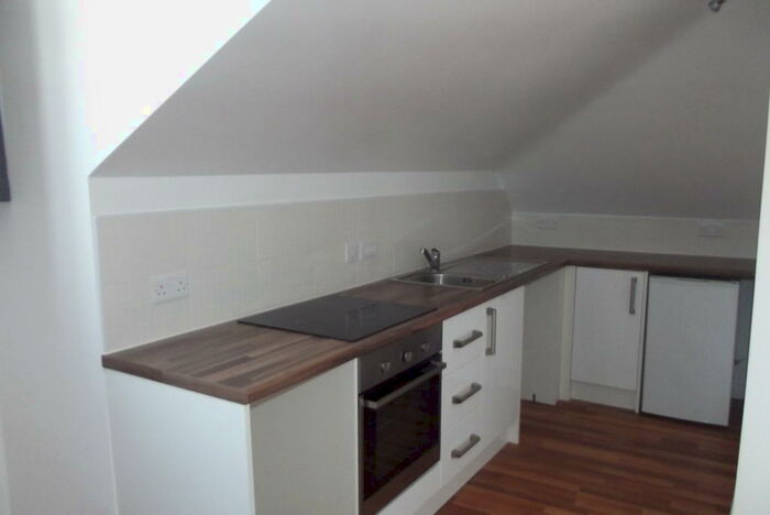 Apartment To Rent In Clyde Court, Leicester, LE1