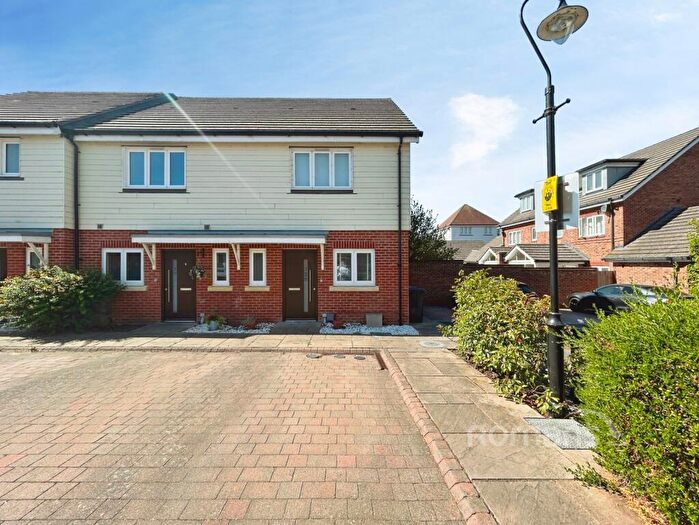 2 Bedroom End Of Terrace House For Sale In Willowbourne, Fleet, Hampshire, GU51
