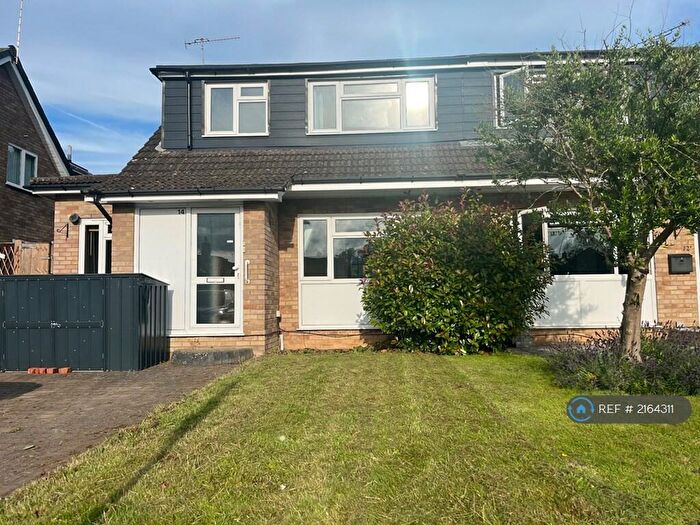 5 Bedroom Semi-Detached House To Rent In Broomfield Close, Guildford, GU3