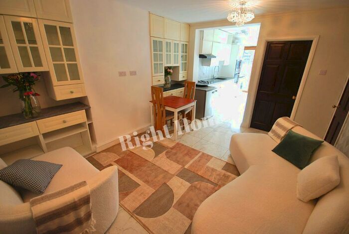 1 Bedroom Flat To Rent In Lyon Park Avenue, Wembley, Middlesex, HA0