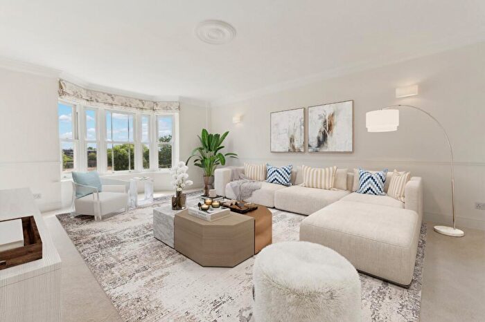 2 Bedroom Flat For Sale In Wyatt Drive, Barnes, SW13