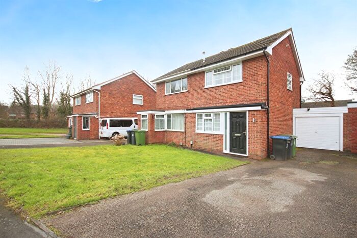 2 Bedroom Semi-Detached House For Sale In Cooke Close, Warwick, CV34