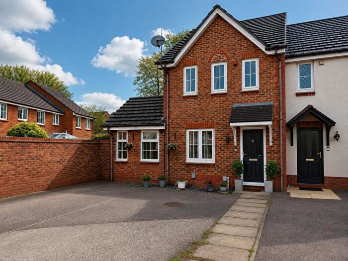 3 Bedroom End Of Terrace House For Sale In Fairfield Way, Stevenage, SG1