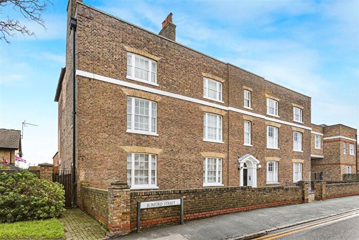 2 Bedroom Flat For Sale In Burford Street, Hoddesdon, EN11