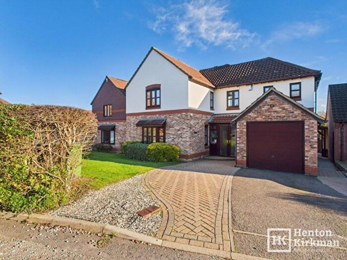 4 Bedroom Detached House For Sale In Chaffinch Crescent, Billericay, Essex, CM11