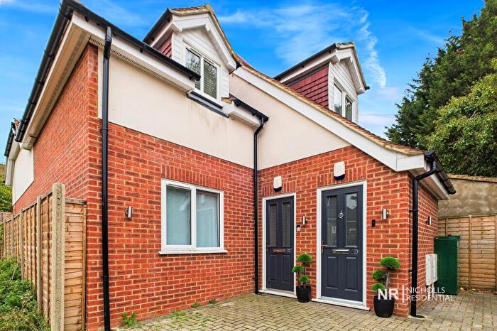 3 Bedroom Maisonette For Sale In Sienna Close, Chessington, Surrey., KT9