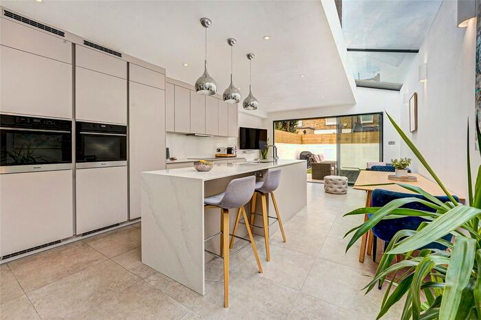 5 Bedroom End Of Terrace House To Rent In Dault Road, London, SW18