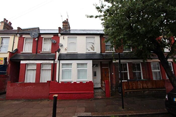 3 Bedroom Terraced House To Rent In Thackeray Avenue, Tottenham, London, N17