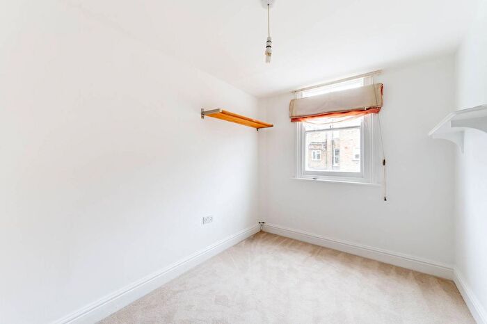 2 Bedroom Flat To Rent In Brackenbury Road, Brackenbury Village, London, W6