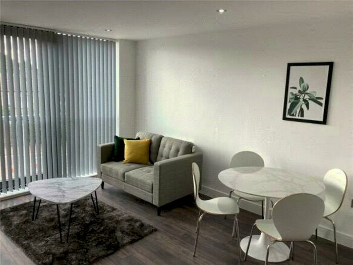 2 Bedroom Apartment To Rent In The Quadrant, Sand Pits, Birmingham, West Midlands, B1
