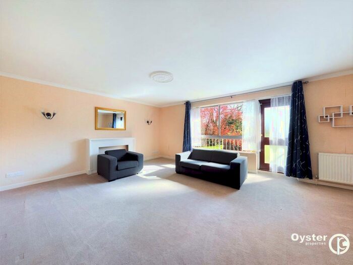 2 Bedroom Apartment To Rent In Gleneagles, Stanmore, HA7