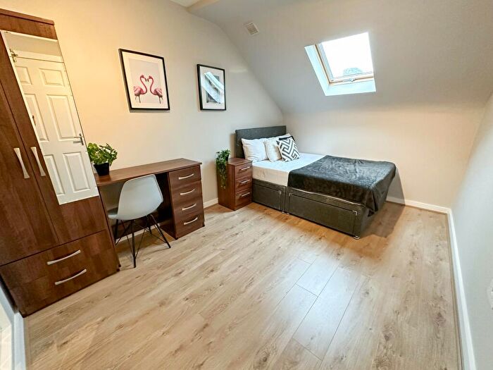 6 Bedroom Terraced House To Rent In Cotswold Street, L7