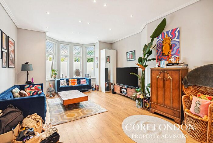 1 Bedroom Flat To Rent In Uxbridge Road, Acton, W3