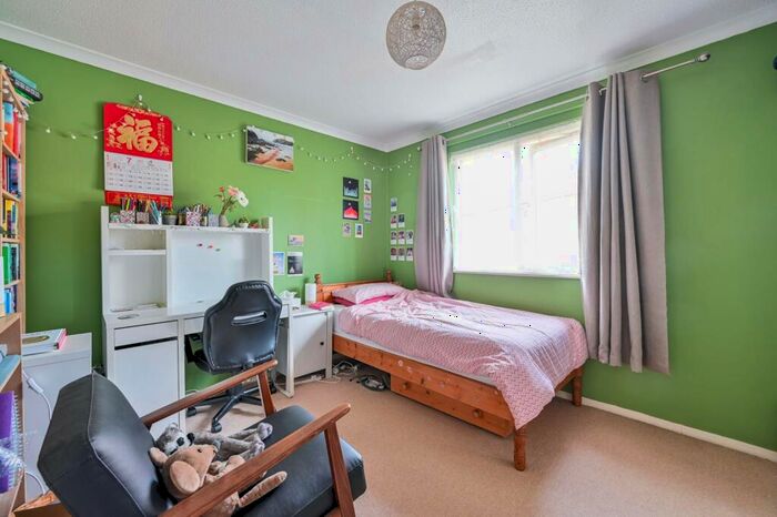 2 Bedroom Terraced House For Sale In Canterbury Place, Elephant And Castle, London, SE17