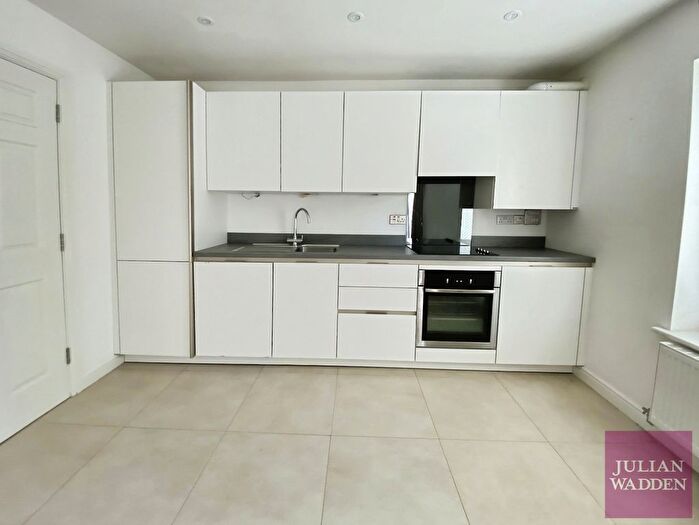 2 Bedroom Flat To Rent In Hearthstone Close, Cheadle, Stockport, SK8