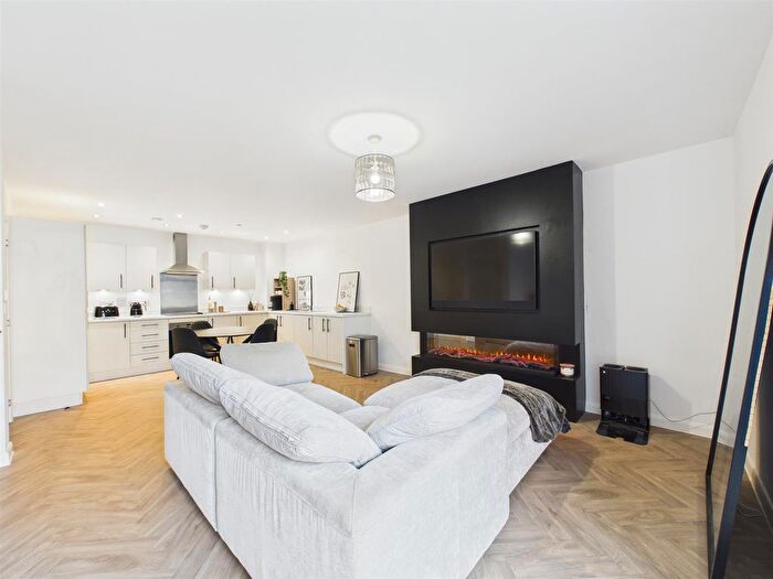 1 Bedroom Flat For Sale In Iron Railway Close, Coulsdon, CR5
