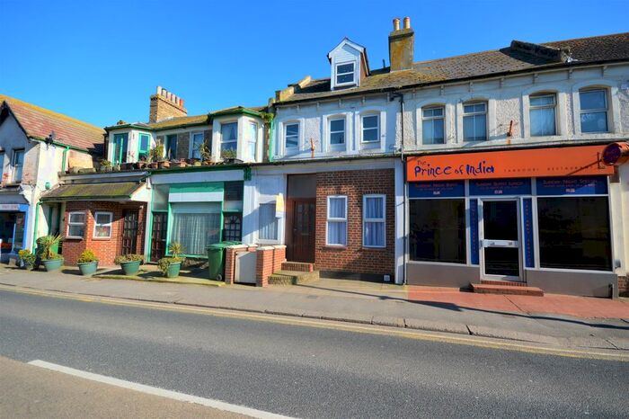 2 Bedroom Flat To Rent In Risborough Lane, Folkestone, CT19