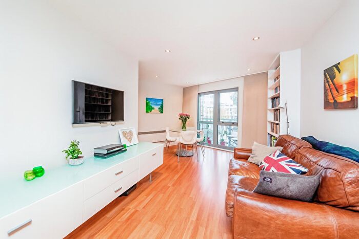 2 Bedroom Apartment For Sale In Hoxton Square, Shoreditch, N1