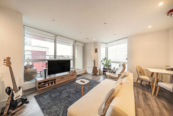 1 Bedroom Flat For Sale In Rope Street, Canada Water, London, SE16