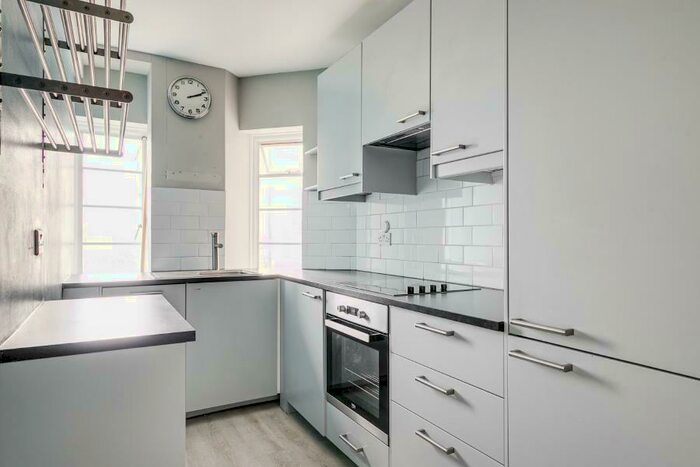 2 Bedroom Apartment To Rent In Northwood Hall, N6