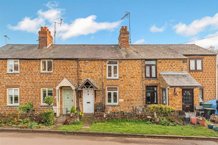 2 Bedroom Cottage For Sale In Round Close Road, Adderbury, OX17