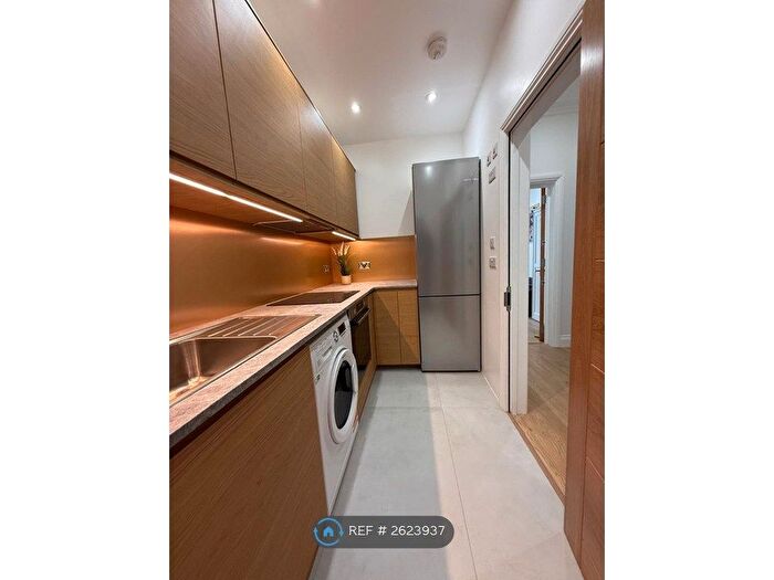 4 Bedroom Flat To Rent In North Gower Street, London, NW1