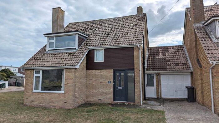 3 Bedroom Link Detached House To Rent In Drift Road, Selsey, PO20