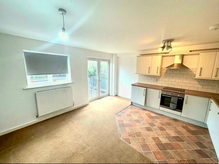 3 Bedroom House To Rent In Alney Place, Sheffield, S6